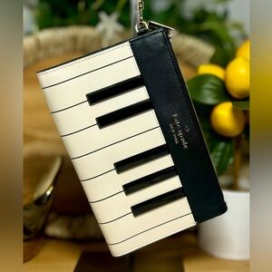 Kate Spade “Pitch Purrfect” 3D Piano Keys Wristlet